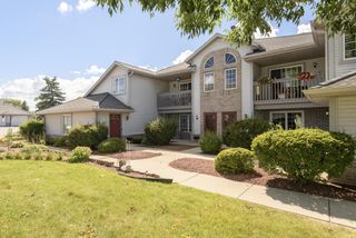 1055 Quinlan DRIVE #A, Pewaukee, WI 53072