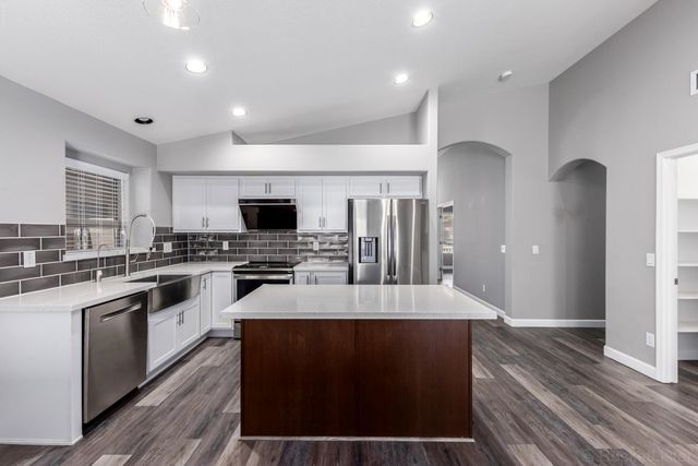 2313 W Straight Arrow Lane, Phoenix, AZ 85085