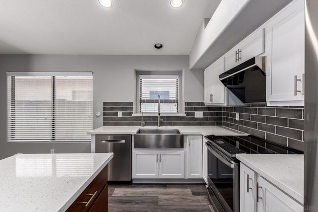 2313 W Straight Arrow Lane, Phoenix, AZ 85085