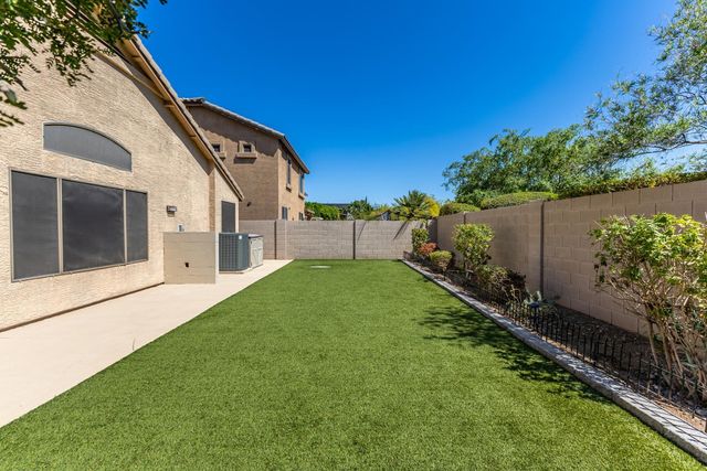 2313 W Straight Arrow Lane, Phoenix, AZ 85085