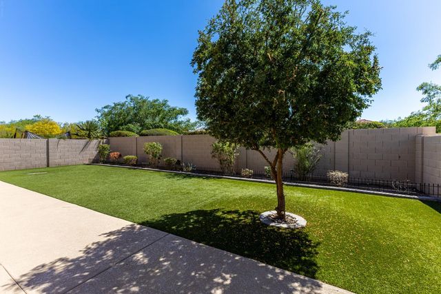2313 W Straight Arrow Lane, Phoenix, AZ 85085