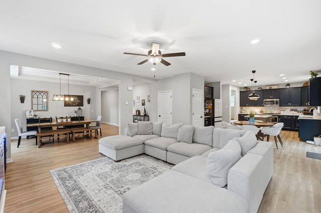 427 Pioneer Way, Pataskala, OH 43062