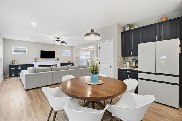 427 Pioneer Way, Pataskala, OH 43062