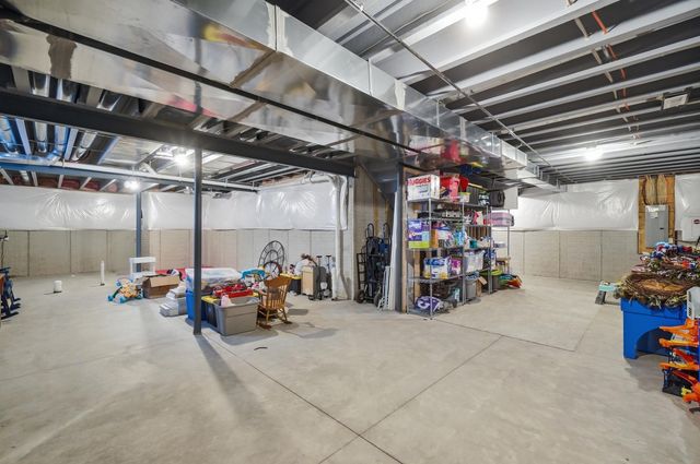 427 Pioneer Way, Pataskala, OH 43062