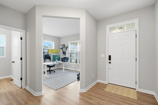 427 Pioneer Way, Pataskala, OH 43062