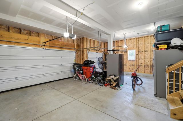 427 Pioneer Way, Pataskala, OH 43062