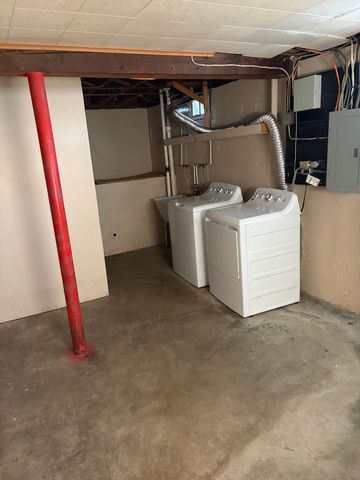 39 Westphal Street, West Hartford, CT 06110