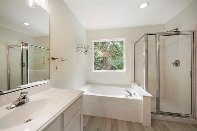 101 N Villa Oaks Drive, The Woodlands, TX 77382