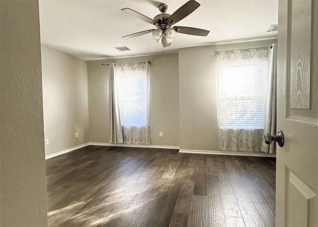 101 N Villa Oaks Drive, The Woodlands, TX 77382