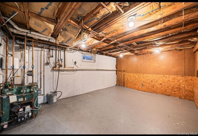 39 2nd Place, Central Islip, NY 11722