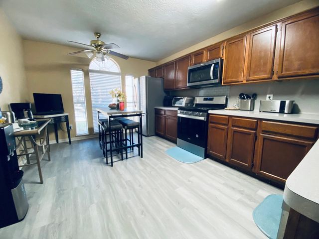 15818 Camp Fire Road, Friendswood, TX 77546