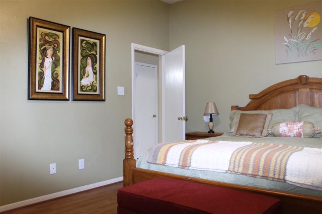 15818 Camp Fire Road, Friendswood, TX 77546