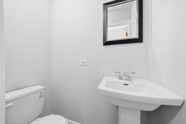 2658 W 83rd Street, Chicago, IL 60652