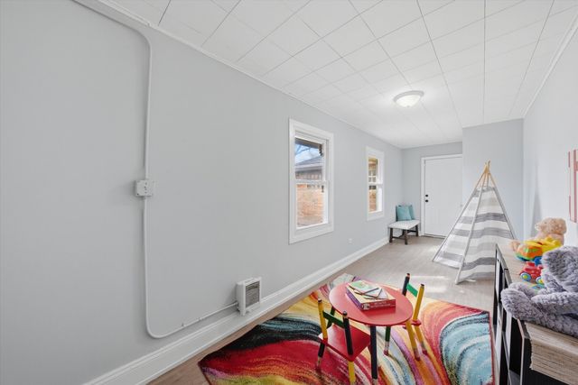 2658 W 83rd Street, Chicago, IL 60652