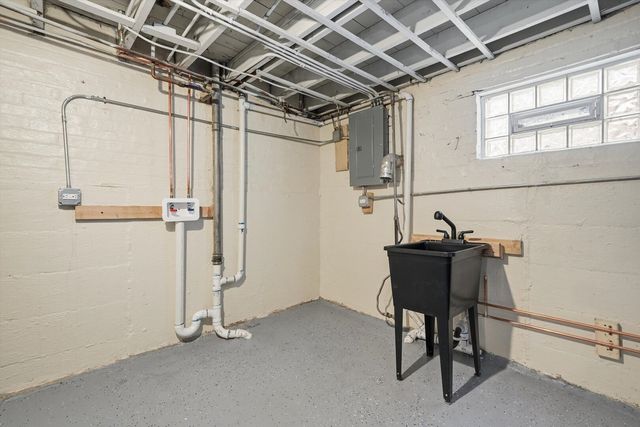 2658 W 83rd Street, Chicago, IL 60652