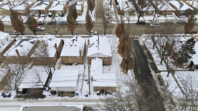 2658 W 83rd Street, Chicago, IL 60652