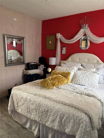 815 SW 10th Ter 3V, Hallandale Beach, FL 33009