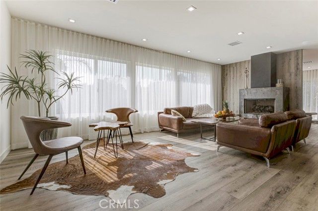 10555 Art Street, Burbank, CA 91040