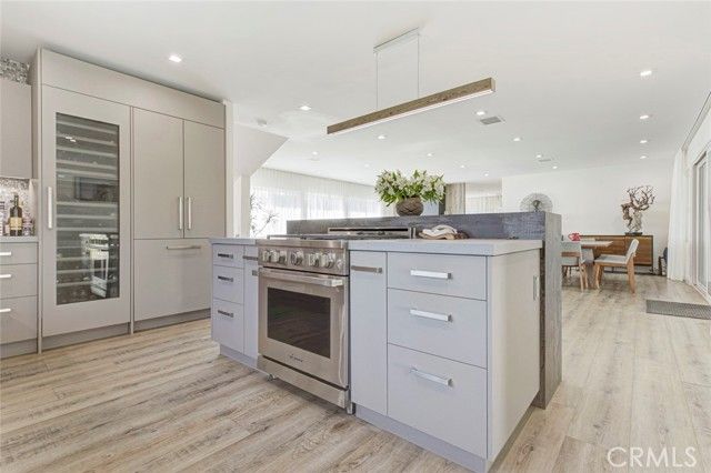 10555 Art Street, Burbank, CA 91040