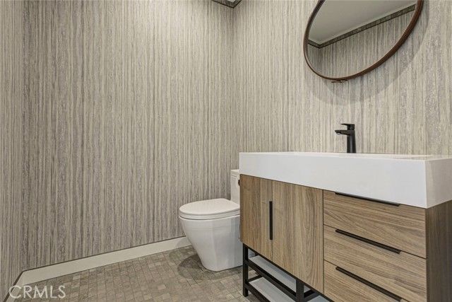 10555 Art Street, Burbank, CA 91040