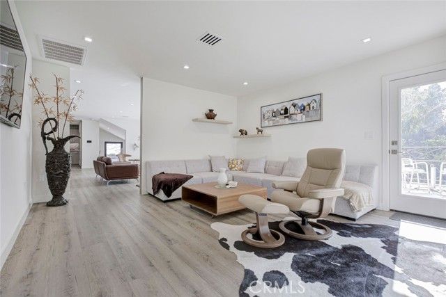 10555 Art Street, Burbank, CA 91040