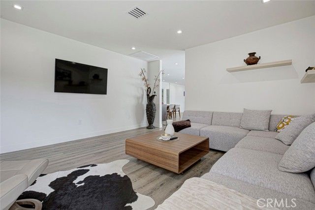 10555 Art Street, Burbank, CA 91040