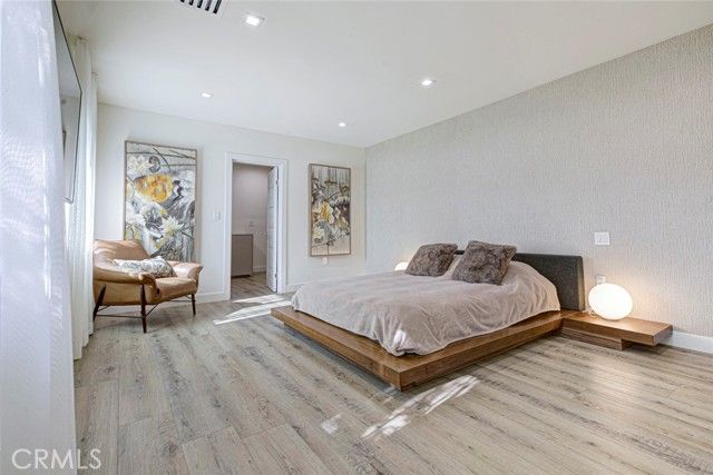 10555 Art Street, Burbank, CA 91040