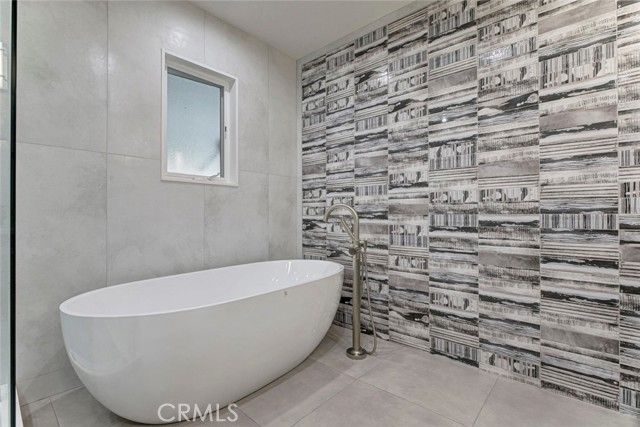 10555 Art Street, Burbank, CA 91040