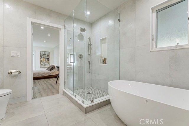 10555 Art Street, Burbank, CA 91040