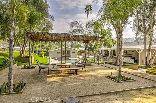 10555 Art Street, Burbank, CA 91040