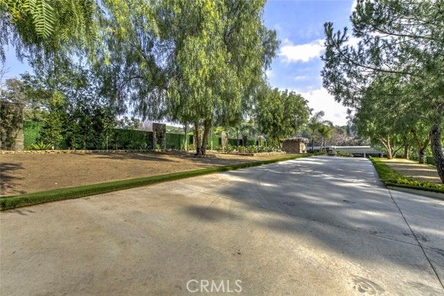 10555 Art Street, Burbank, CA 91040