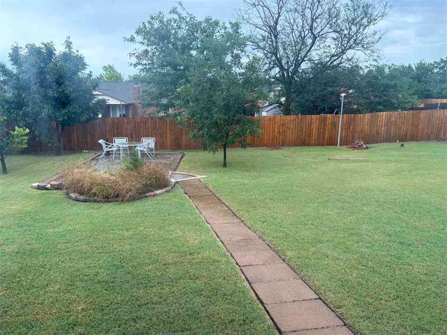 216 SW 78th St, Lawton, OK 73505