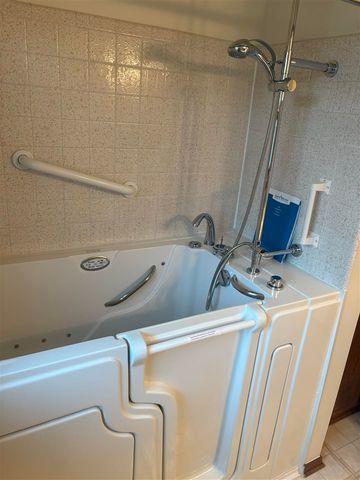 216 SW 78th St, Lawton, OK 73505