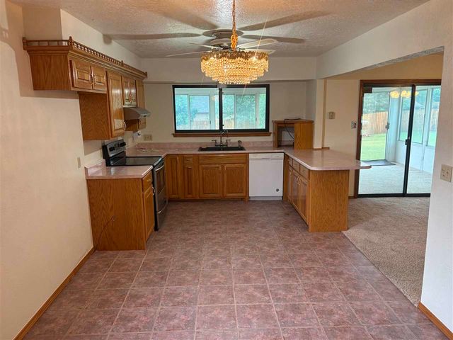 216 SW 78th St, Lawton, OK 73505