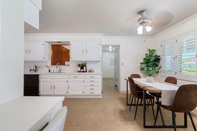 8 W Robinhood Dr, Stockton, CA 95207