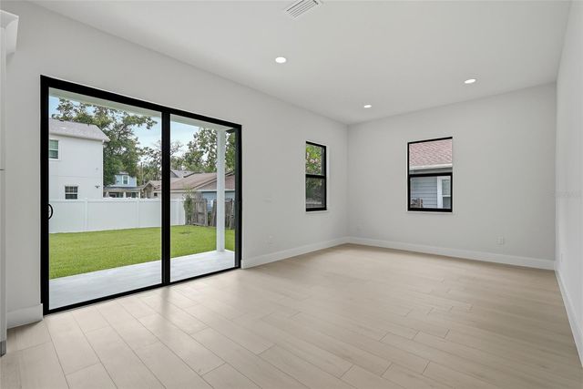 7106 N 10TH STREET, Tampa, FL 33604