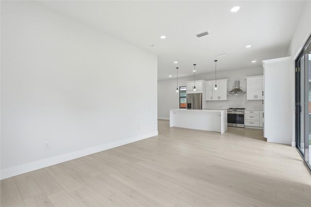7106 N 10TH STREET, Tampa, FL 33604