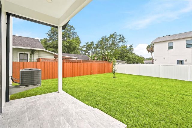 7106 N 10TH STREET, Tampa, FL 33604