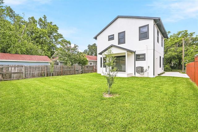 7106 N 10TH STREET, Tampa, FL 33604