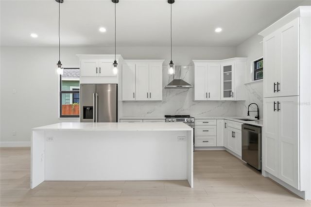 7106 N 10TH STREET, Tampa, FL 33604