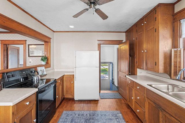 452 NICOLET BOULEVARD, Menasha, WI 54952