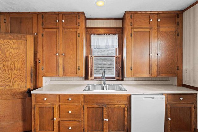 452 NICOLET BOULEVARD, Menasha, WI 54952