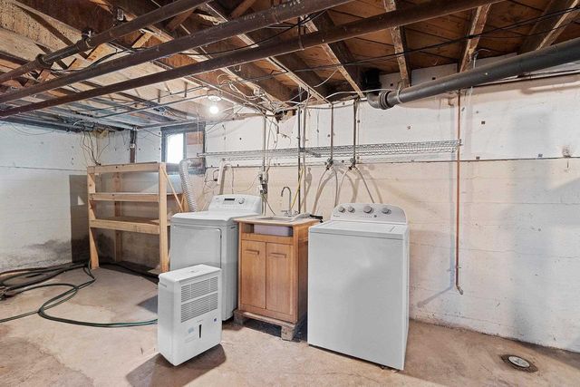 452 NICOLET BOULEVARD, Menasha, WI 54952
