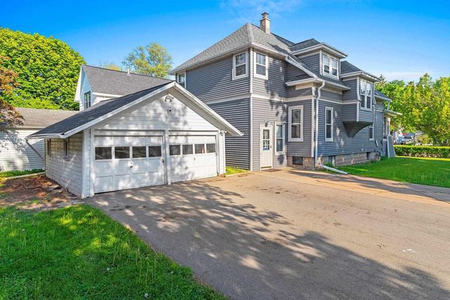 452 NICOLET BOULEVARD, Menasha, WI 54952