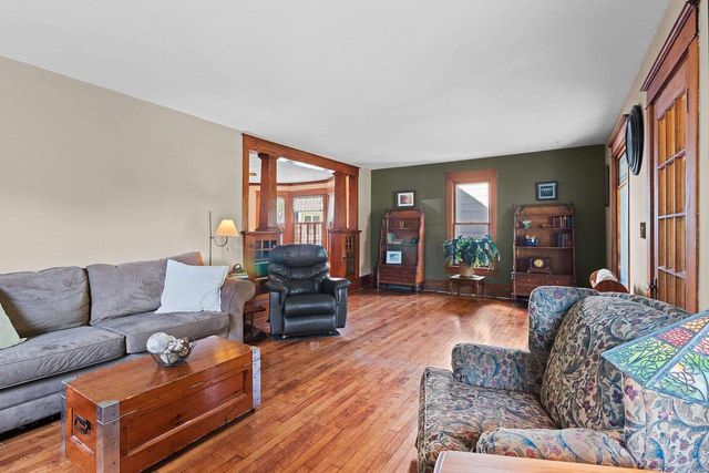 452 NICOLET BOULEVARD, Menasha, WI 54952