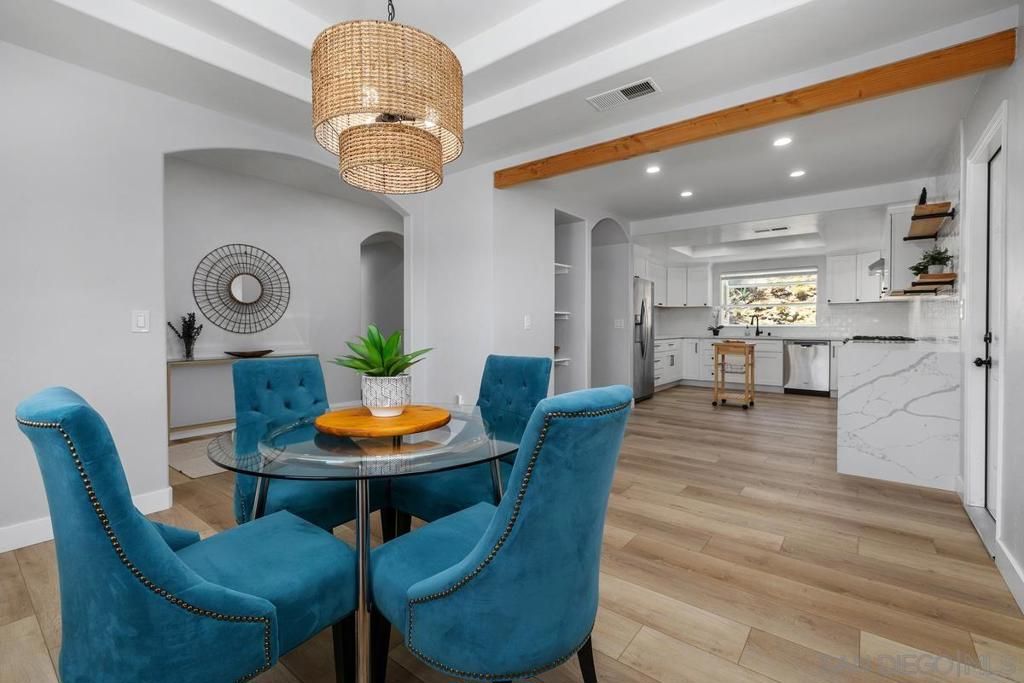 Image 12 of property listing at 13309 Lakeview Way, Lakeside, CA 92040