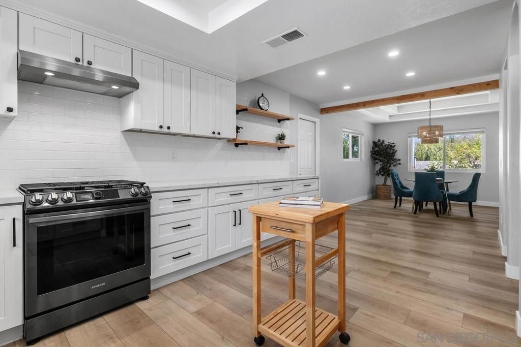 Image 17 of property listing at 13309 Lakeview Way, Lakeside, CA 92040