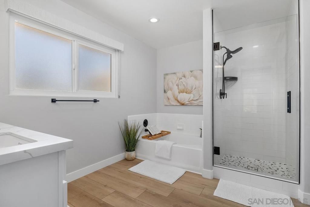 Image 21 of property listing at 13309 Lakeview Way, Lakeside, CA 92040