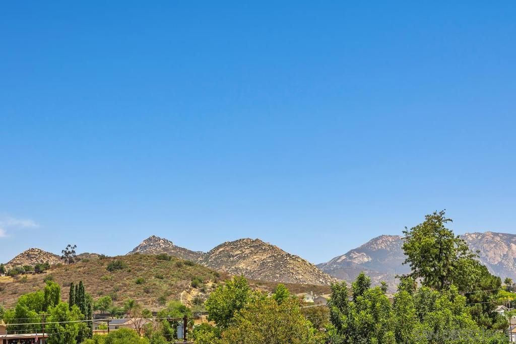 Image 28 of property listing at 13309 Lakeview Way, Lakeside, CA 92040