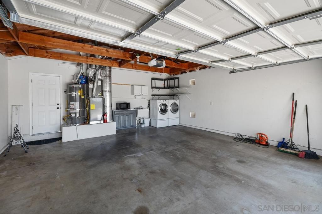 Image 32 of property listing at 13309 Lakeview Way, Lakeside, CA 92040